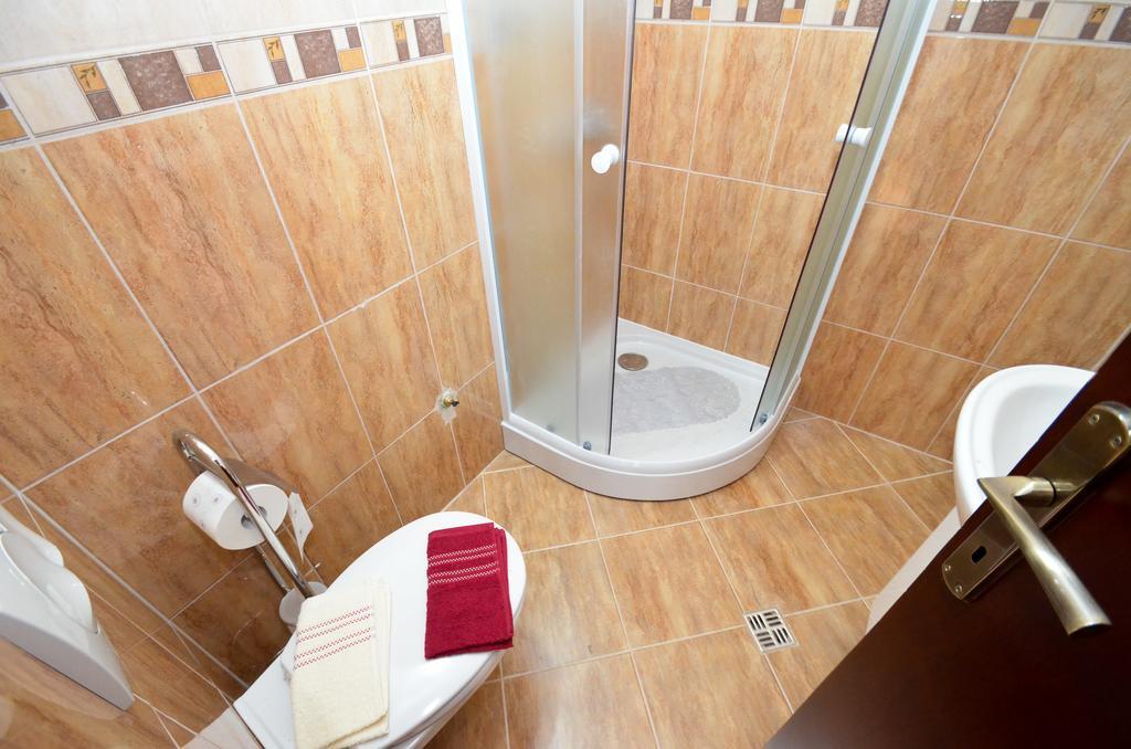 Apartments Ceklin Котор Екстериор снимка