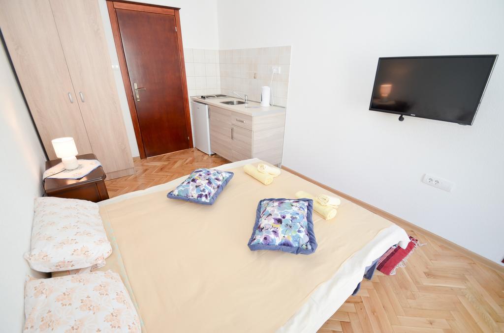 Apartments Ceklin Котор Екстериор снимка
