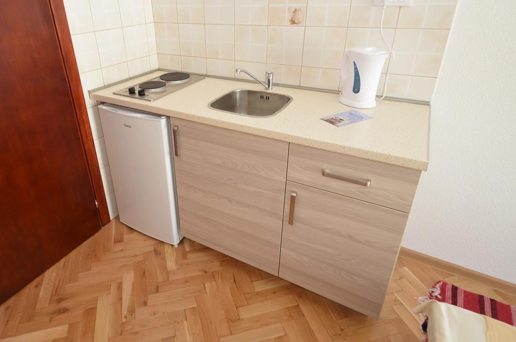 Apartments Ceklin Котор Екстериор снимка