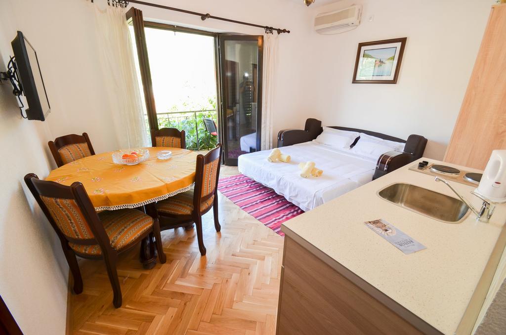 Apartments Ceklin Котор Екстериор снимка