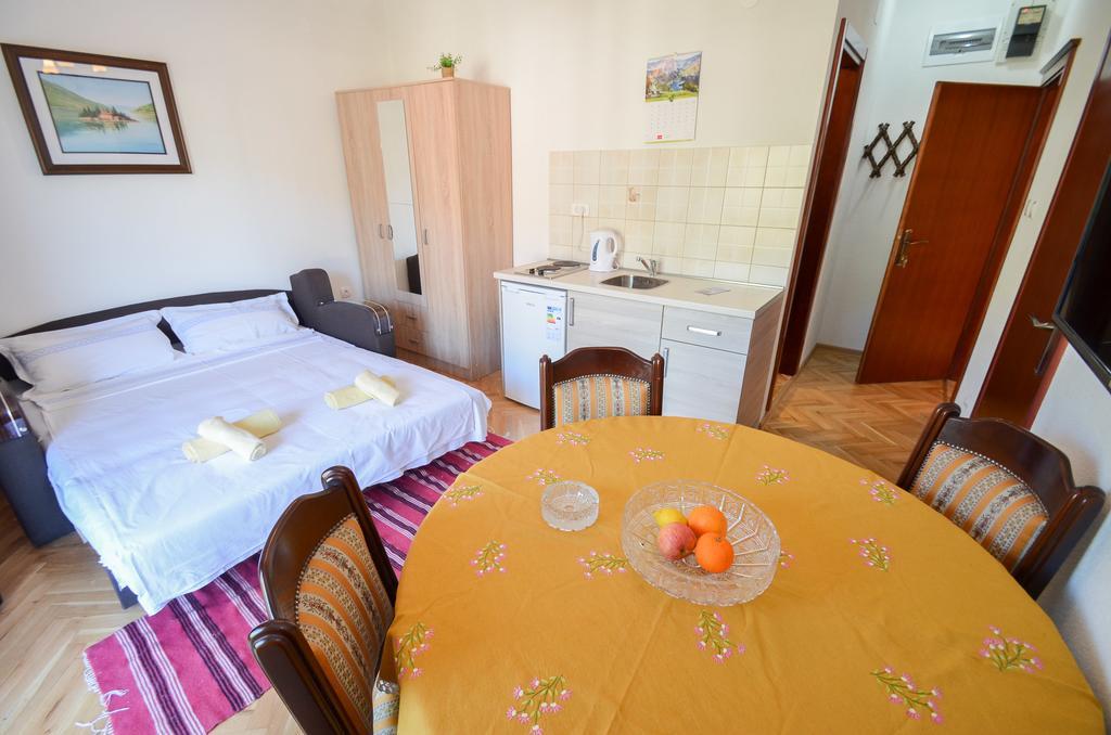 Apartments Ceklin Котор Екстериор снимка