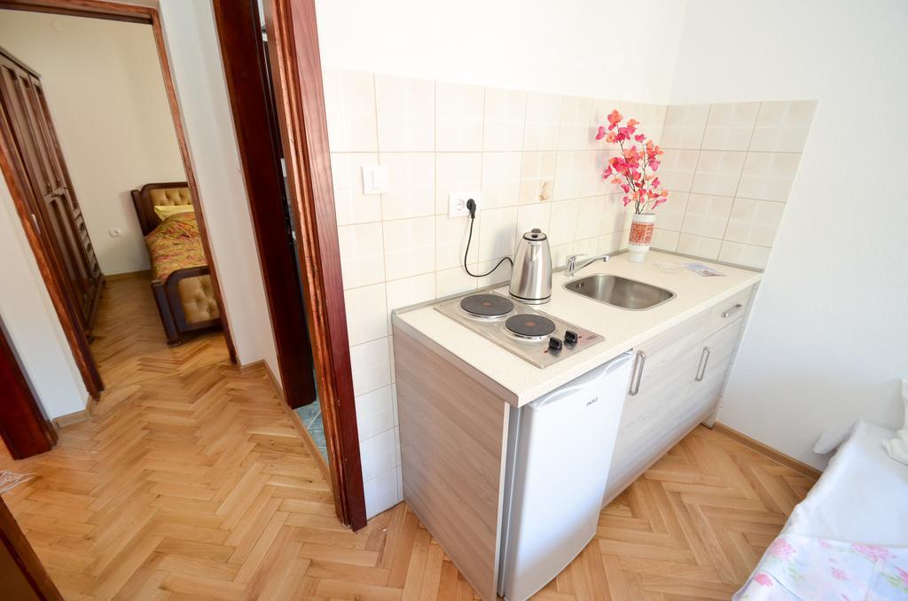 Apartments Ceklin Котор Екстериор снимка