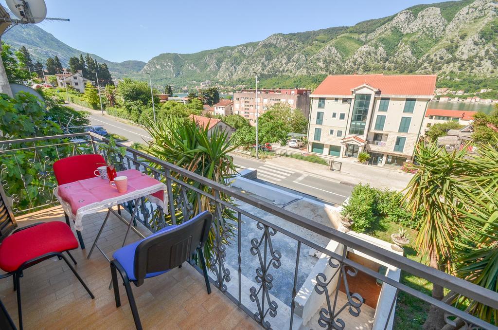 Apartments Ceklin Котор Екстериор снимка