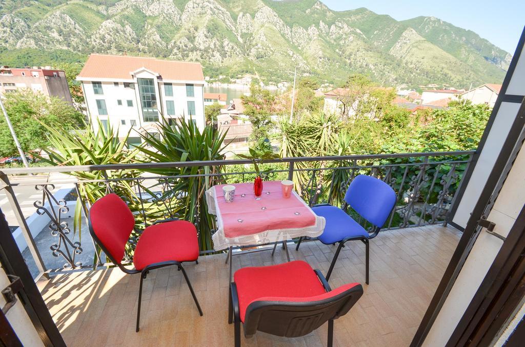 Apartments Ceklin Котор Екстериор снимка