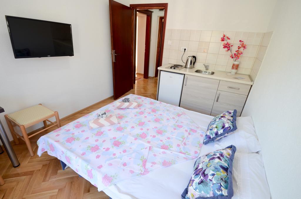 Apartments Ceklin Котор Екстериор снимка