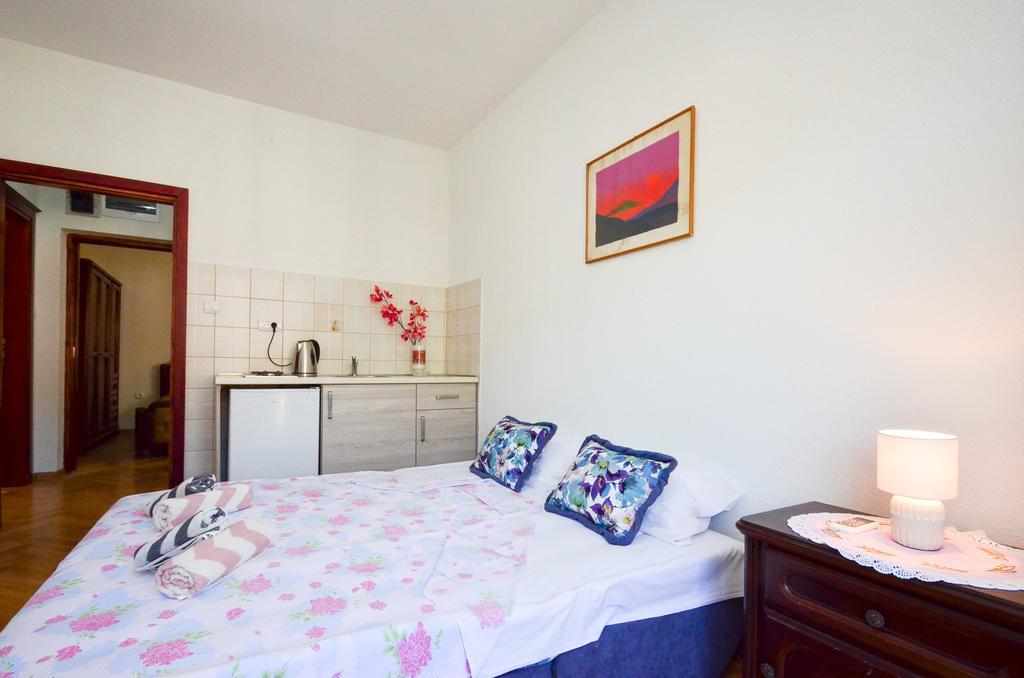 Apartments Ceklin Котор Екстериор снимка