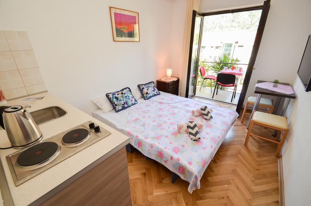 Apartments Ceklin Котор Екстериор снимка
